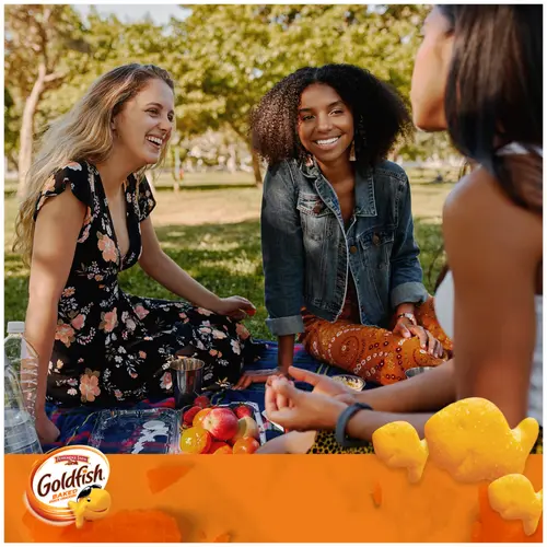 Goldfish Flavor Blasted Crackers, Xtra Cheddar Snack Packs, 12 Count Multipack thumbnail 4