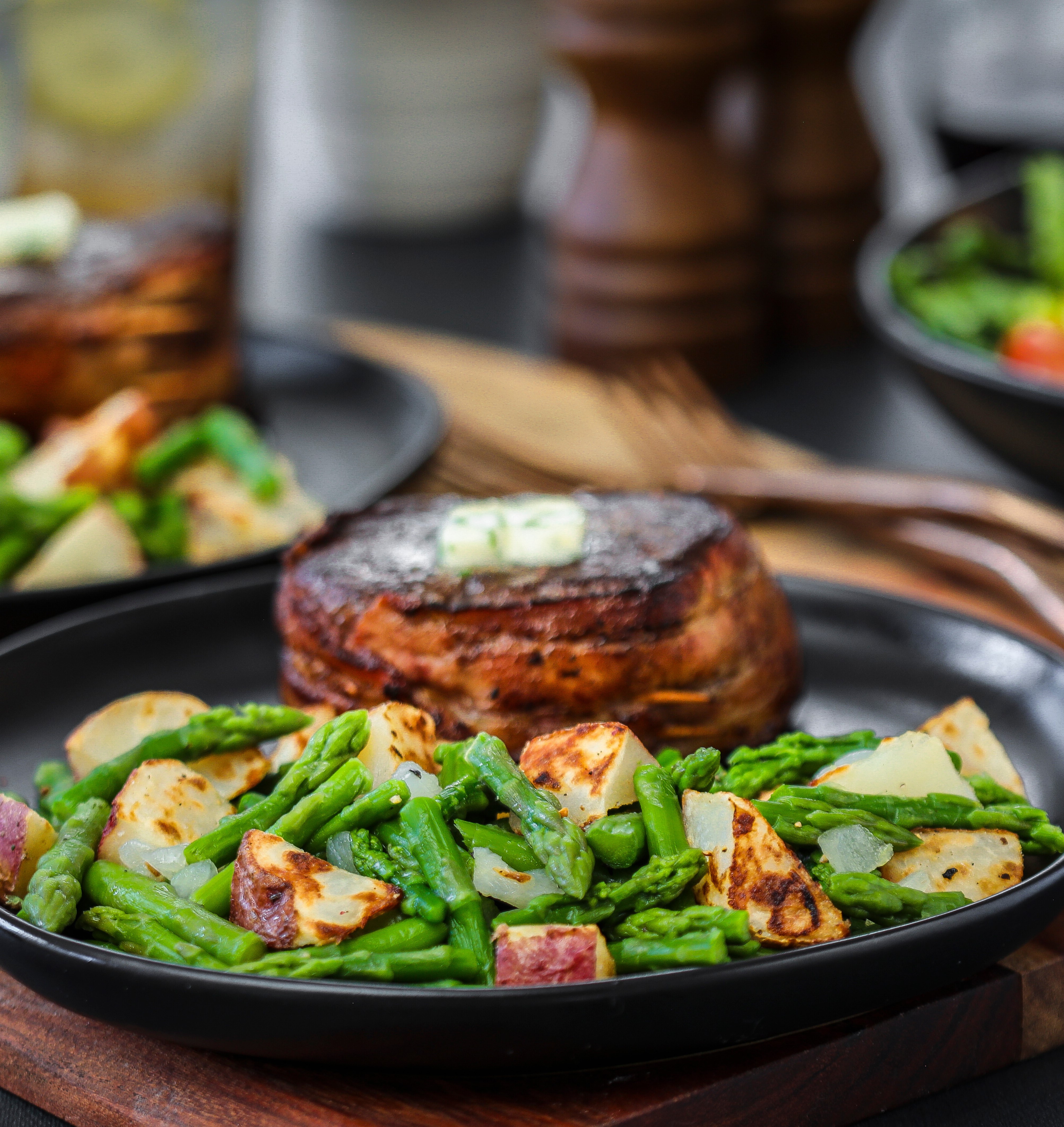 Green Giant Restaurant Style Vegetables with Asparagus, Red Potatoes & Onions, 10.5 oz Bag (Frozen) thumbnail 2