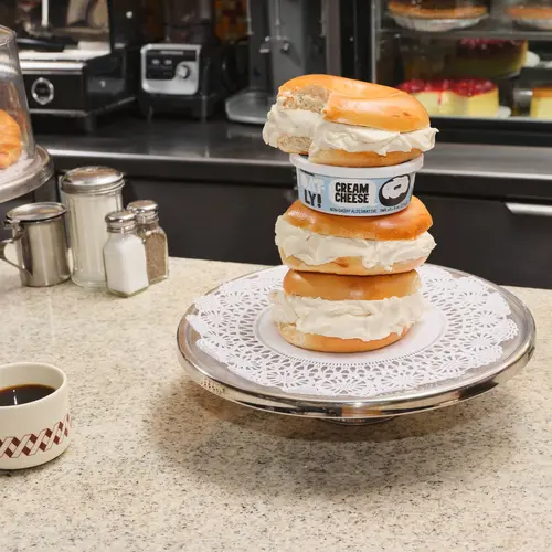 Oatly Dairy-Free Plain Cream Cheese, 8 oz Tub thumbnail 3