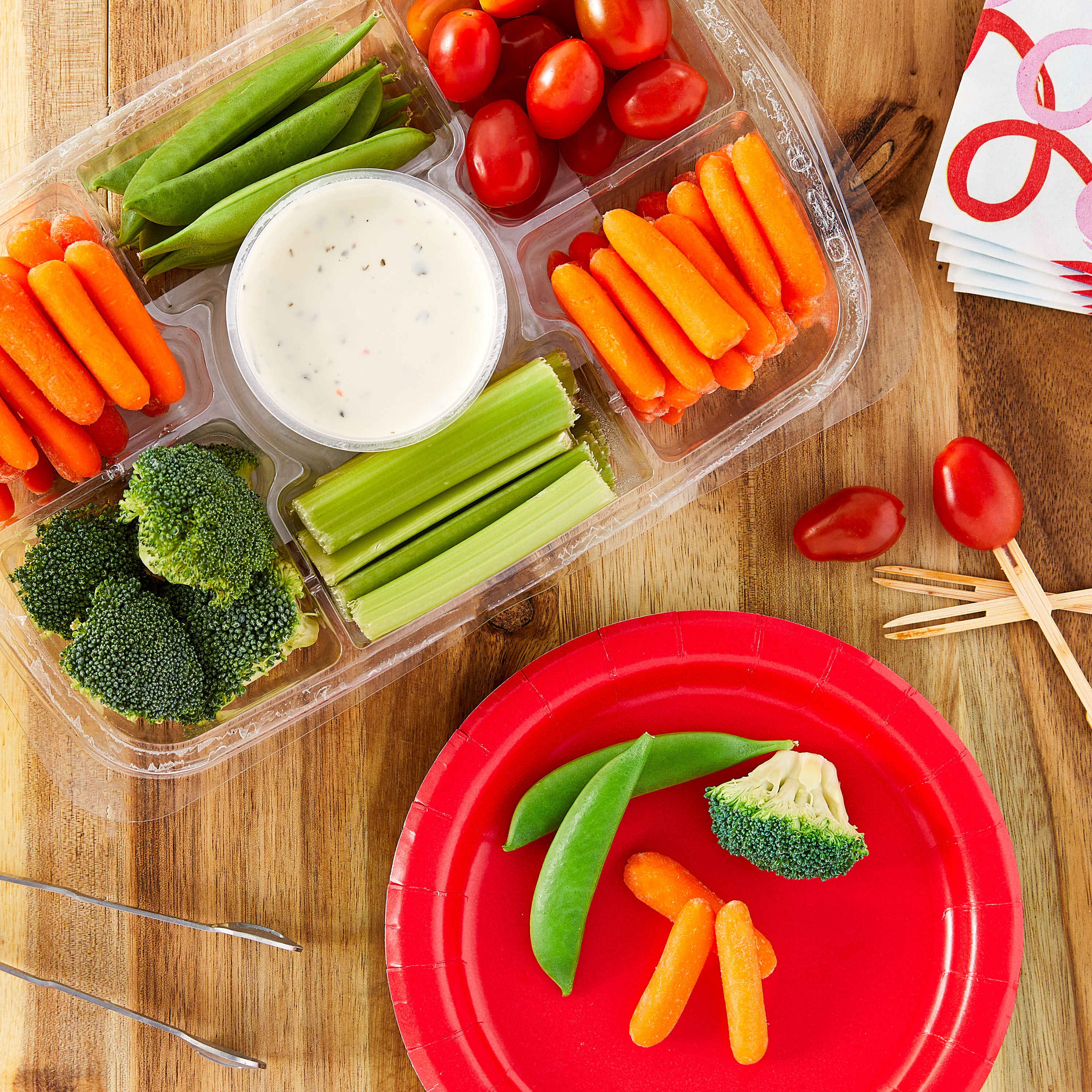 Freshness Guaranteed Vegetable Tray with Ranch Dip, 20 oz thumbnail 2