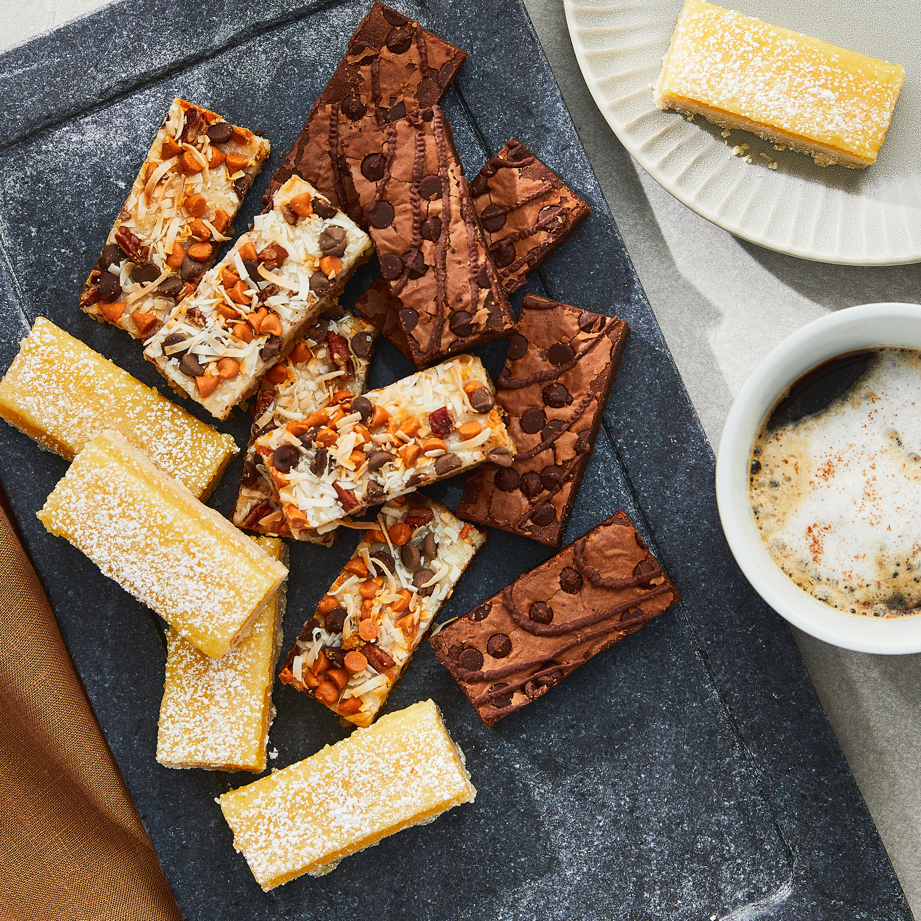 Marketside Brownie, Lemon, Seven Layer Bar Platter, 26 oz, 15 Count, Shelf-Stable, Baked thumbnail 2