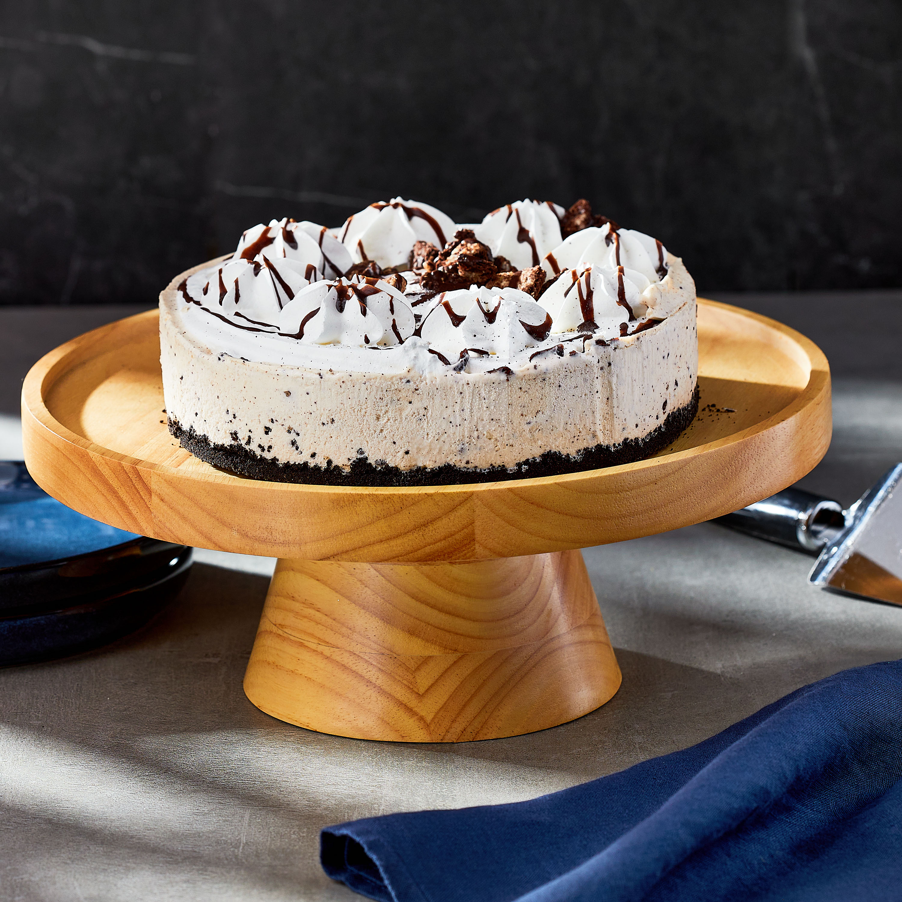 Marketside Cookies and Cream Ice Cream Cake, Vanilla Ice Cream with Cookie Pieces, Serves 10, 30oz thumbnail 2