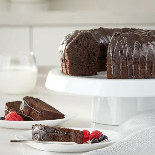 Marketside Chocolate Fudge Creme Cake, 28 oz (Shelf Stable) thumbnail 3