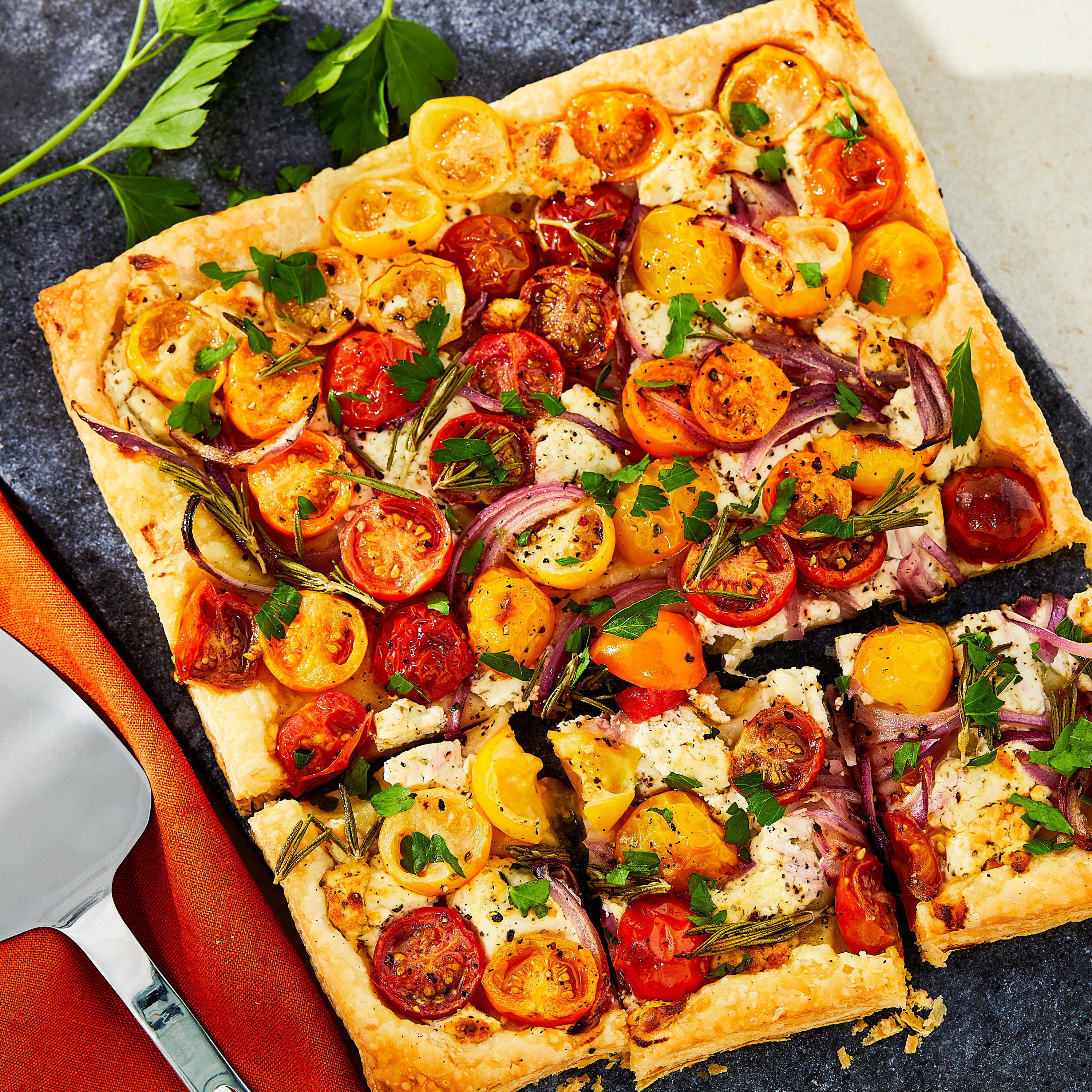 Marketside Garlic & Herb Goat Cheese Log, 4 oz (Refrigerated) thumbnail 2