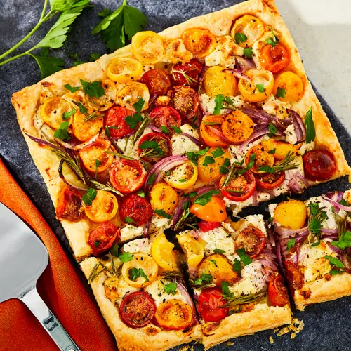 Marketside Garlic & Herb Goat Cheese Log, 4 oz (Refrigerated) thumbnail 2