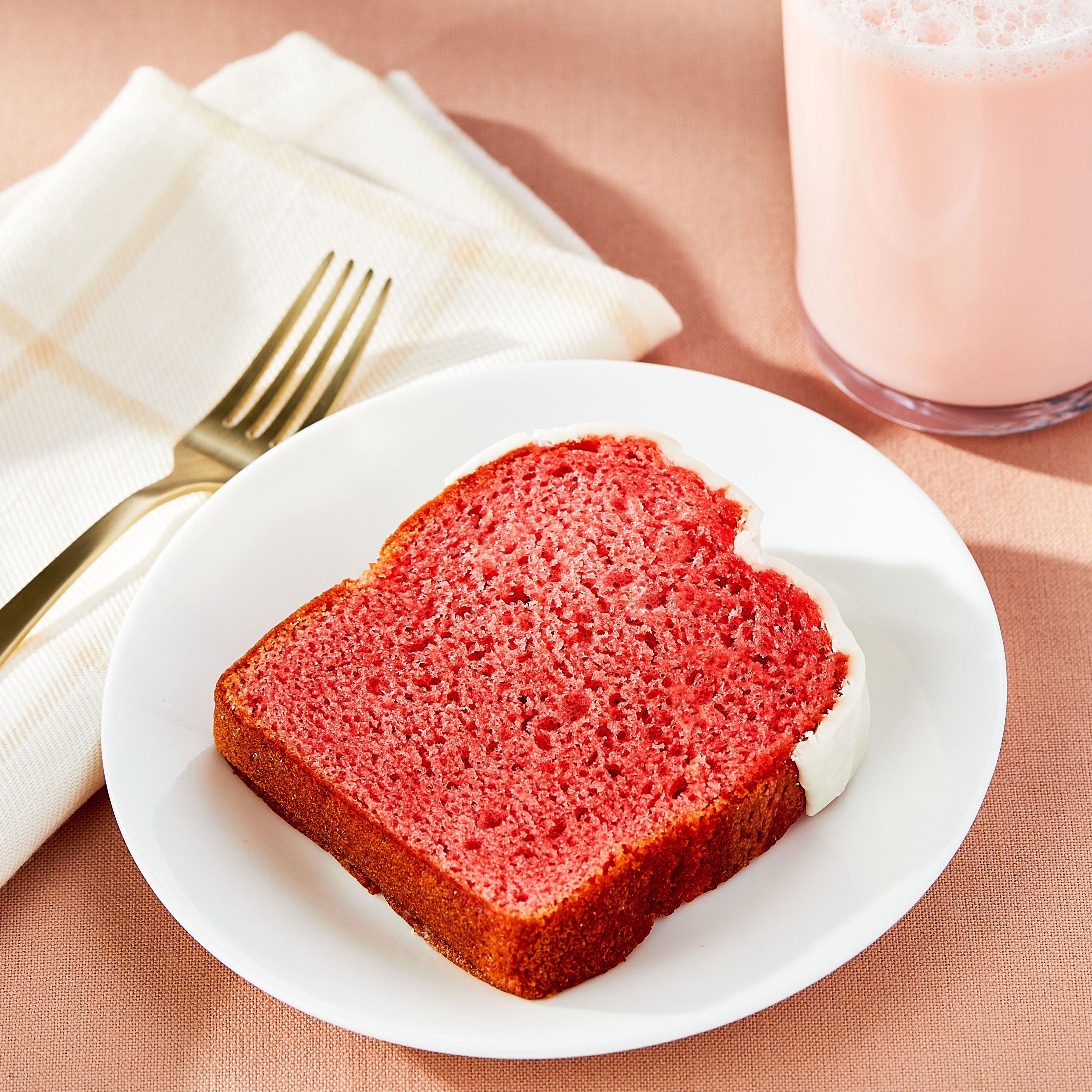 Marketside Individually Wrapped Iced Strawberry Cake, 3.7 oz thumbnail 2