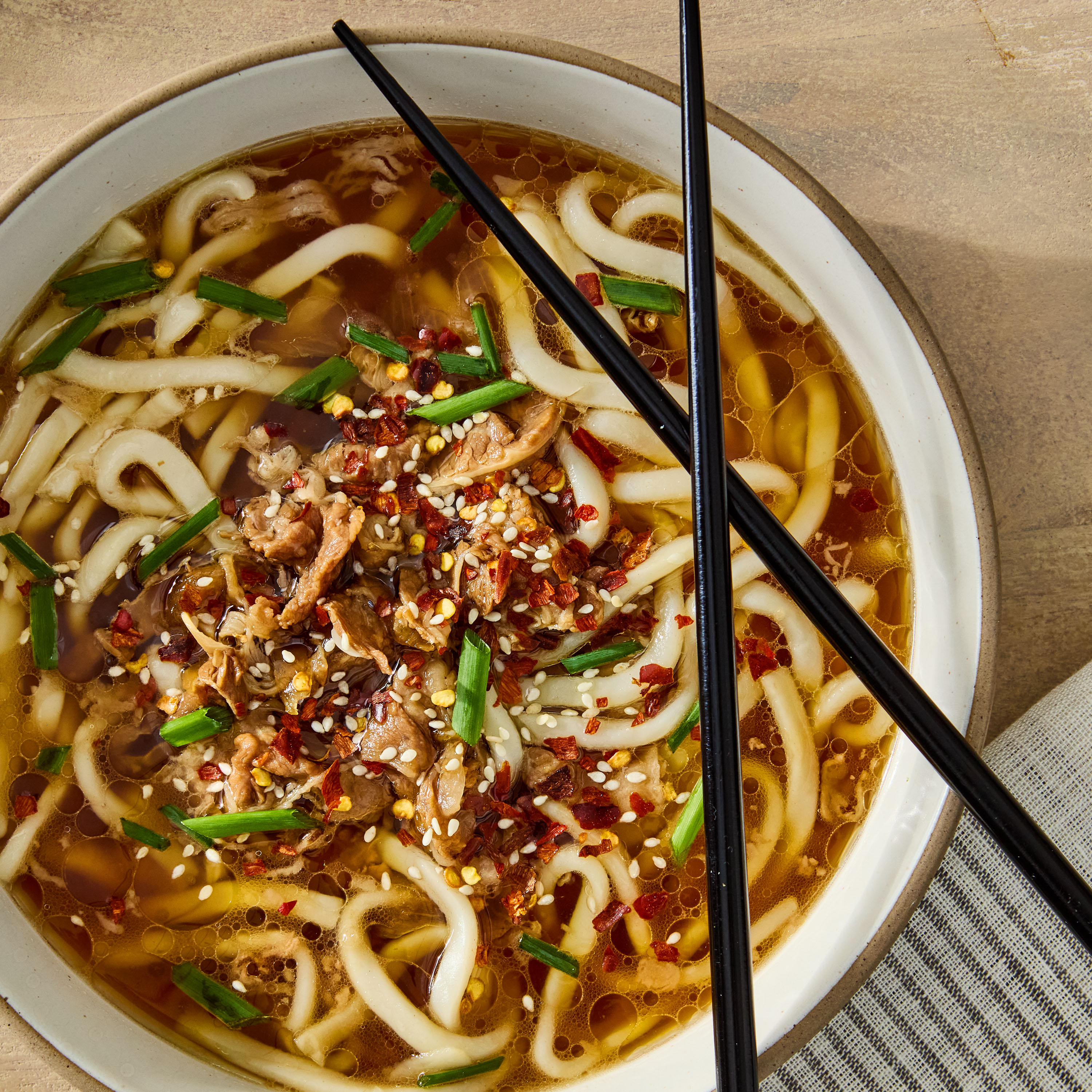 Marketside Ready to Heat Beef Udon Bowl, 14 oz (Refrigerated) thumbnail 2