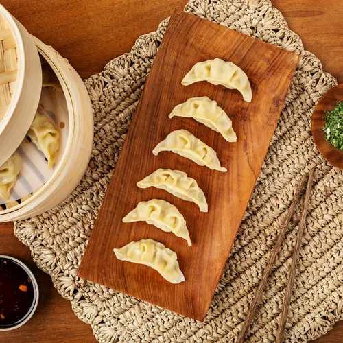 Marketside Pork Potstickers with Garlic Chili Rayu Glaze, 6.5 oz (Refrigerated) thumbnail 3