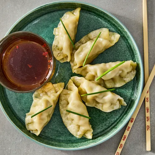 Marketside Pork Potstickers with Garlic Chili Rayu Glaze, 6.5 oz (Refrigerated) thumbnail 4