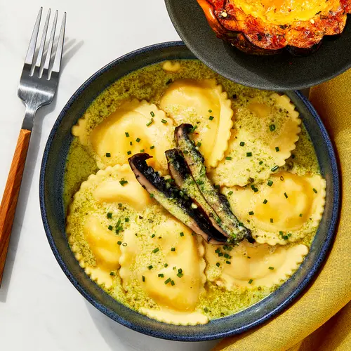 Marketside Truffle Flavored Three-Cheese Ravioli, Fresh Artisanal Pasta, 9 oz thumbnail 2