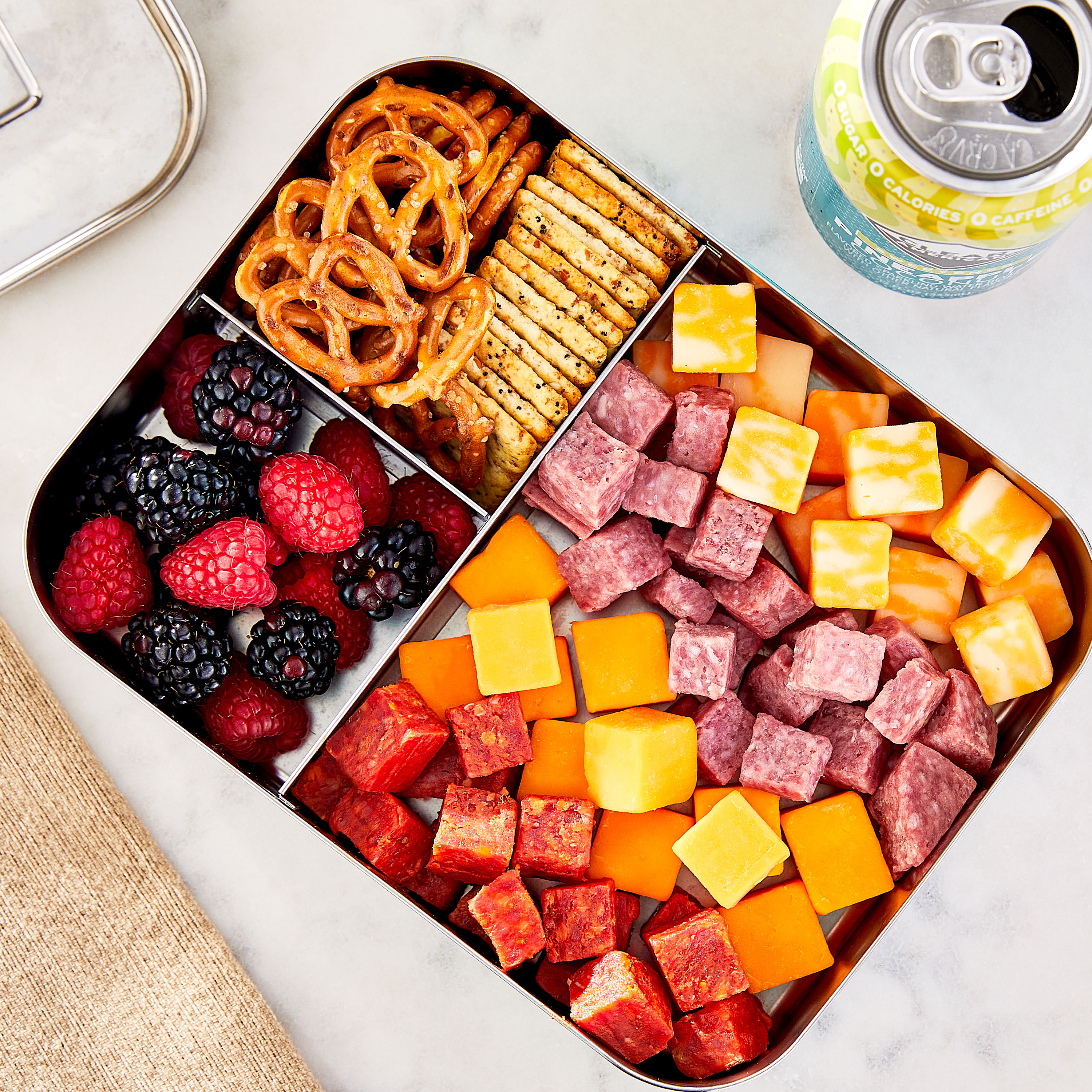 Prima Della Assorted Cubed Meat & Cheese, 12 oz, Plastic Tray (Cubed, Refrigerated) thumbnail 3