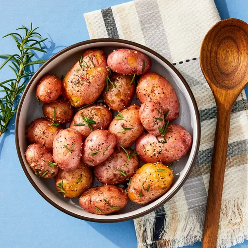 bettergoods Oven Roasted and Seasoned Red Petite Potatoes with Olive Oil, Sea Salt and Cracked Pepper, 16 oz (Frozen) thumbnail 2
