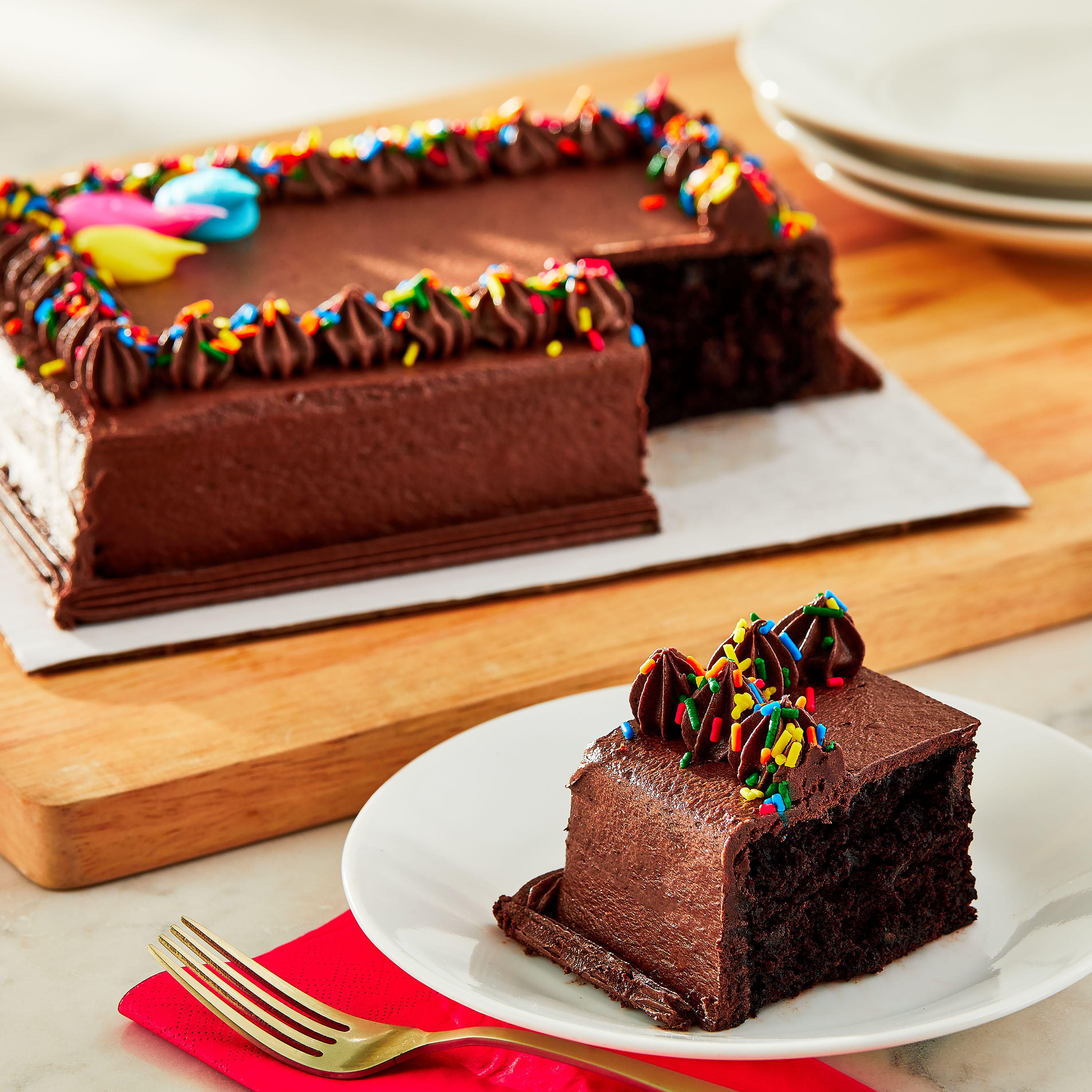 Freshness Guaranteed Chocolate Celebration Cake, Chocolate Icing, 26.8 oz thumbnail 2