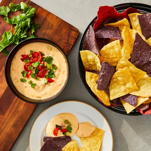 Marketside Southwest Queso Cheese Dip, 16 oz (Refrigerated) thumbnail 2