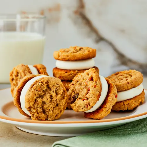 Freshness Guaranteed Carrot Cake Sandwich Cookies, 7 oz, 6 Count thumbnail 2