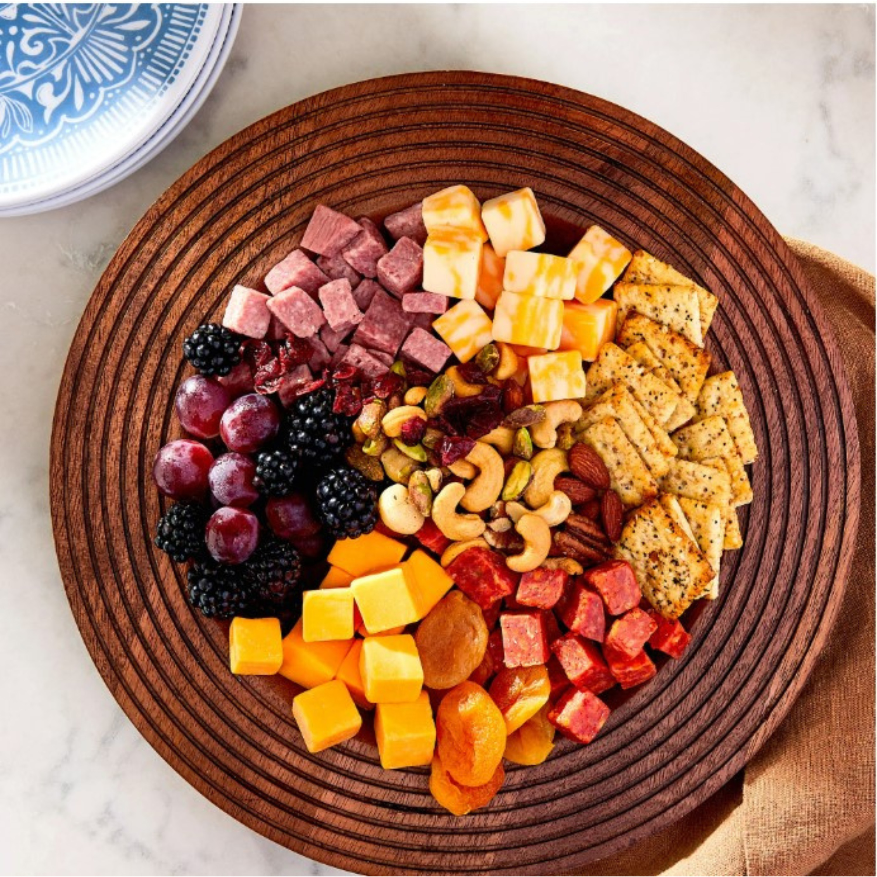 Marketside Assorted Cubed Meat & Cheese Tray, 12oz (Cubed, Refrigerated) thumbnail 4