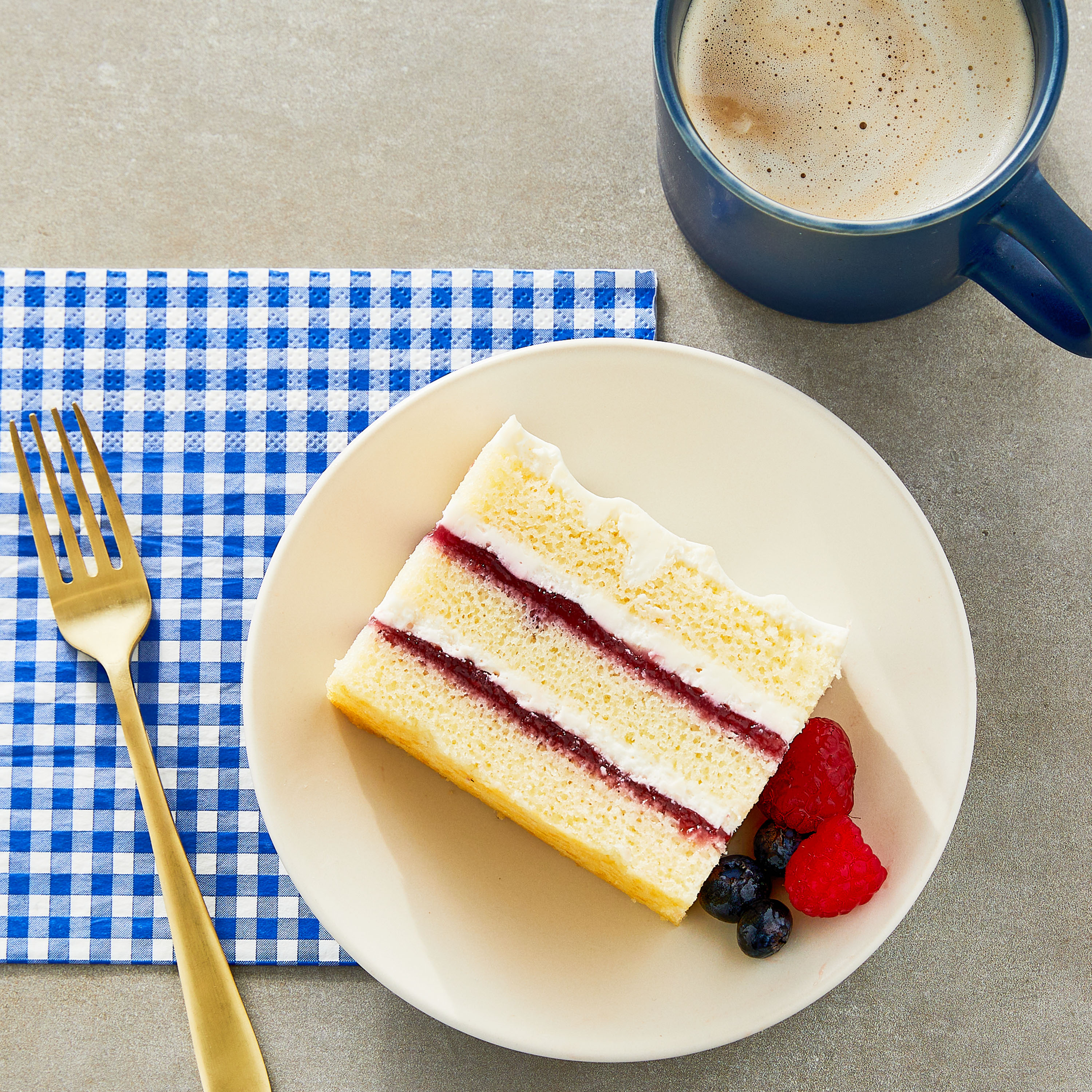 Marketside Berry Chantilly Cake, 5.8 oz (Refrigerated) thumbnail 2