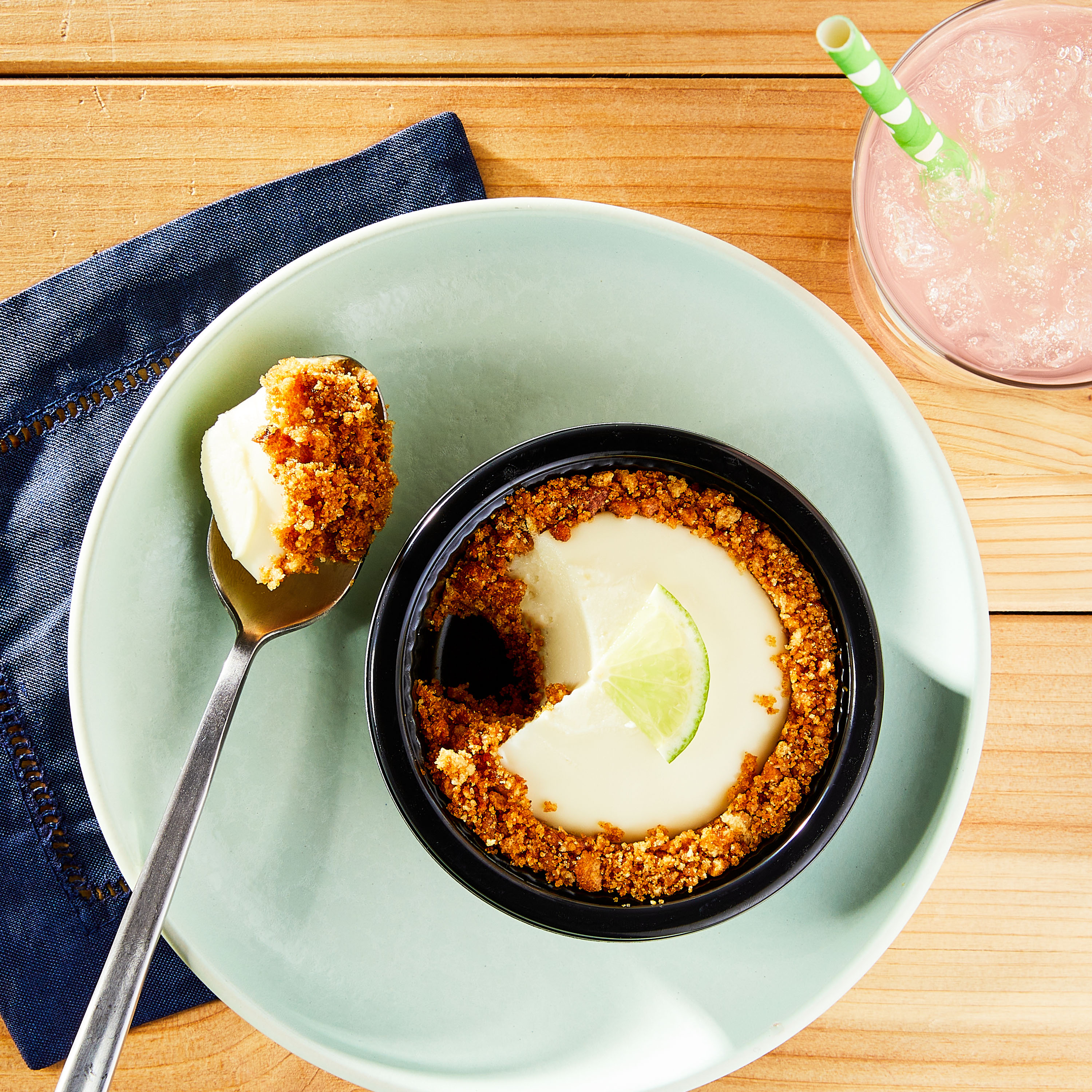 Marketside 4-Inch Mini Key Lime Baked Pie, 4 oz Tray (Refrigerated) thumbnail 2