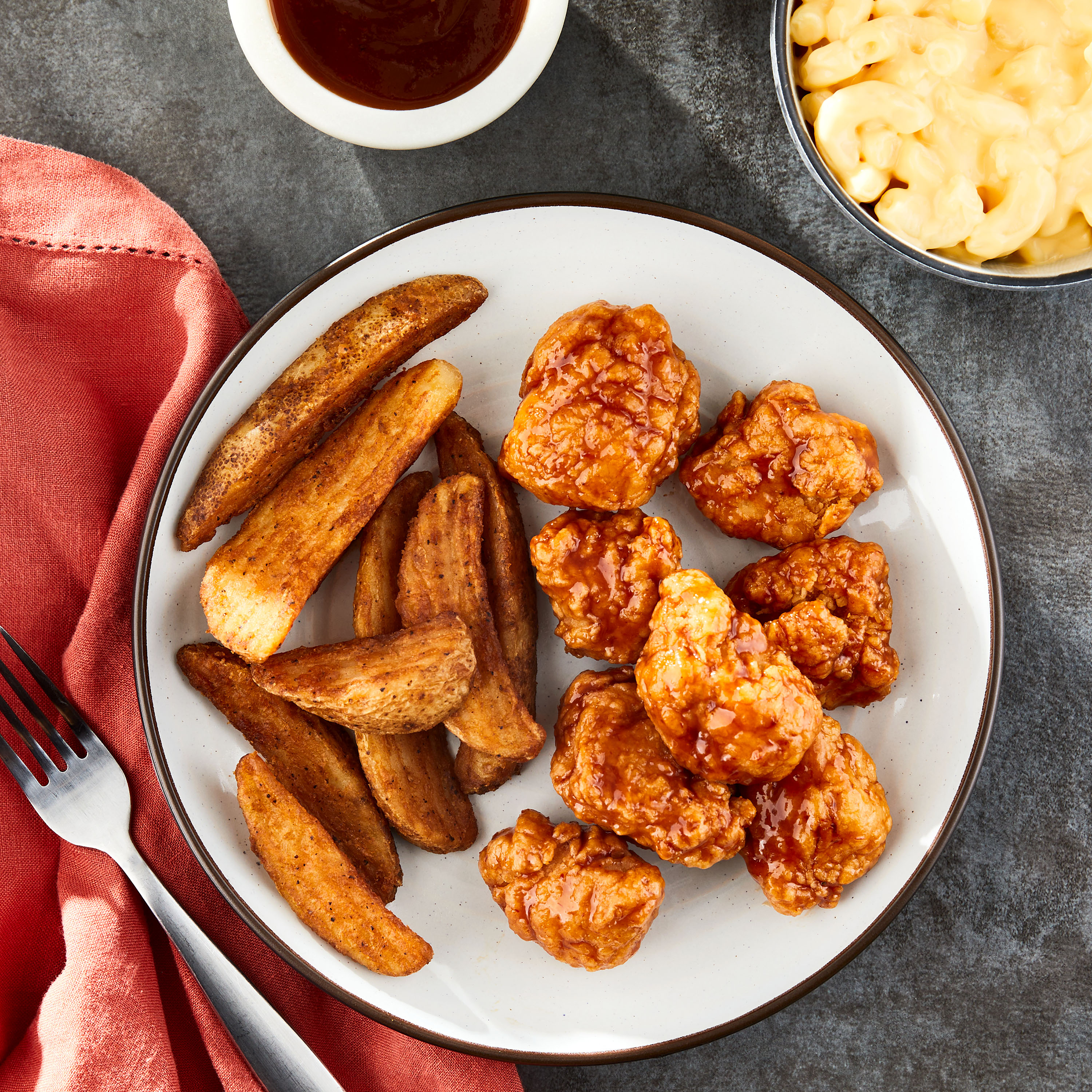 Freshness Guaranteed Fresh, Hot & Ready-to-Eat Breaded Barbecue Boneless Chicken Wings, 8 Count thumbnail 2