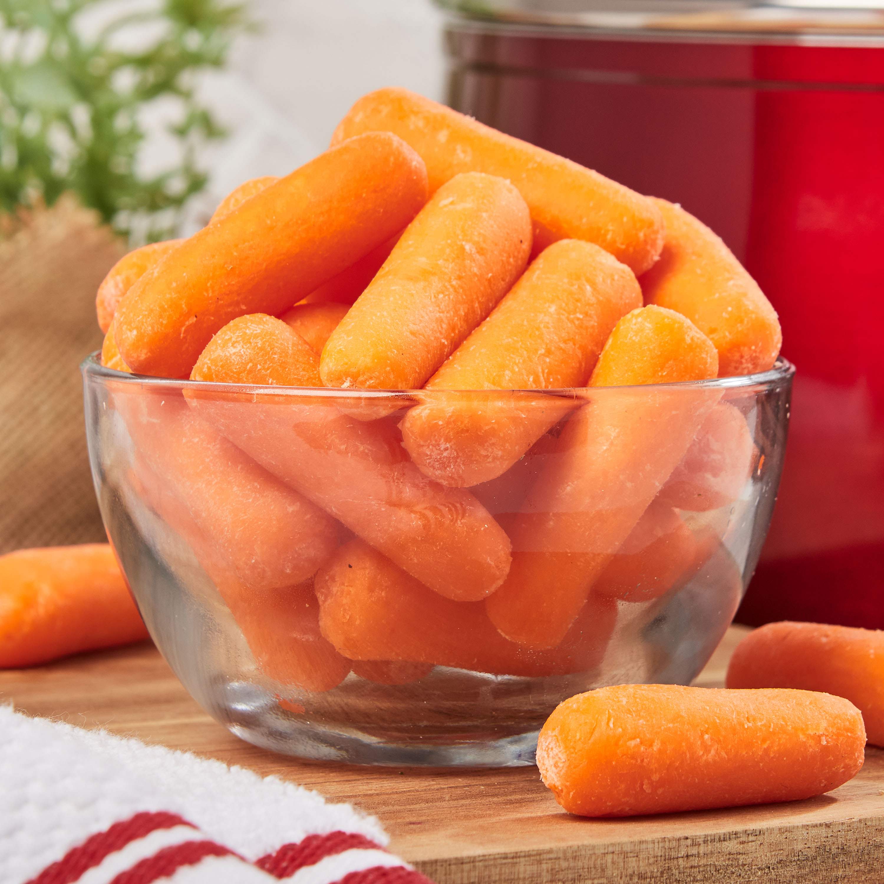 Organic Marketside Fresh Baby Peeled Carrots, 2 lb Bag thumbnail 3