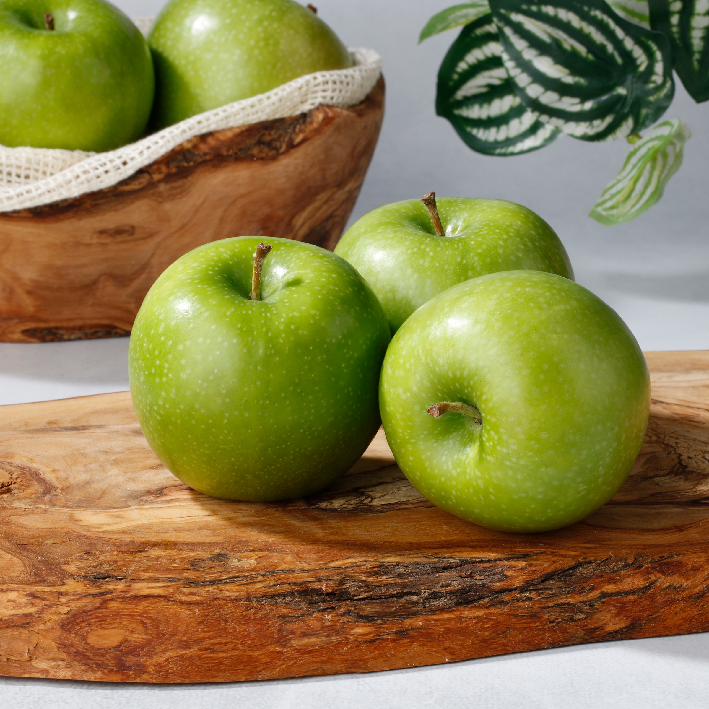 Fresh Organic Granny Smith Apples, 3 lb Pouch thumbnail 2