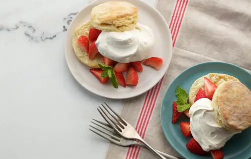 Fresh USDA Organic Strawberries, 1 lb Container thumbnail 4