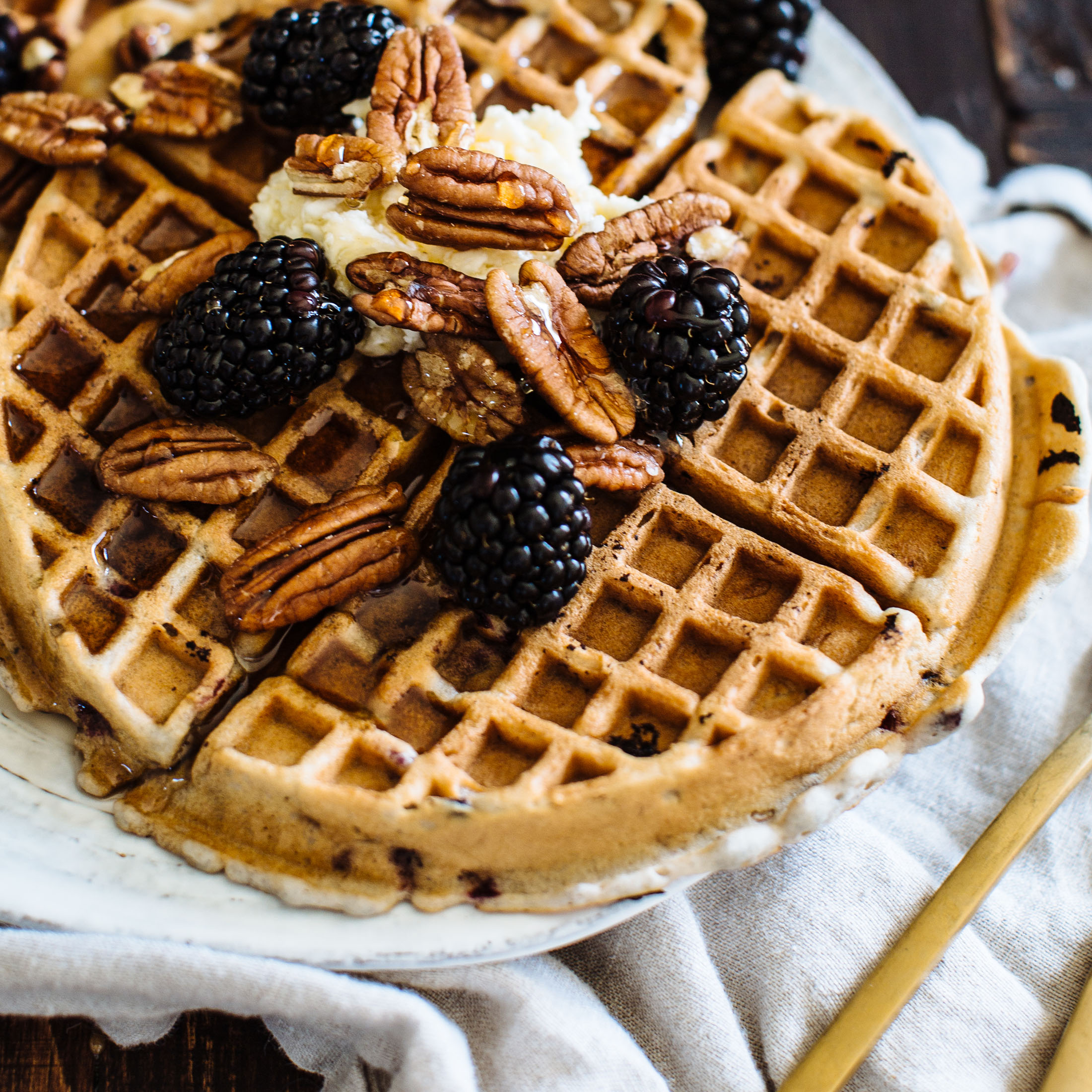 Fresh Field Packed Blackberries, 6 oz Container thumbnail 2