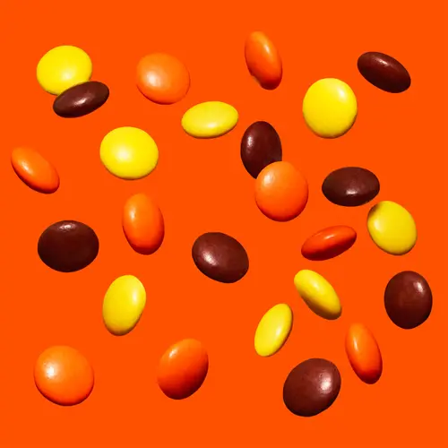 Reese's Pieces Peanut Butter In a Crunchy Shell Candy, Bag 5.3 oz thumbnail 4