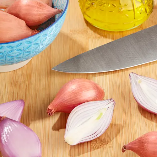 Fresh Whole Shallots, 3 oz Package thumbnail 2