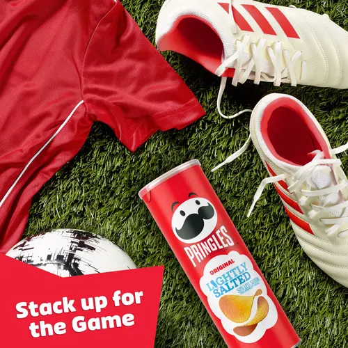 Pringles Lightly Salted Original Potato Crisps Chips, Lunch Snacks, 5.2 oz Canister thumbnail 4