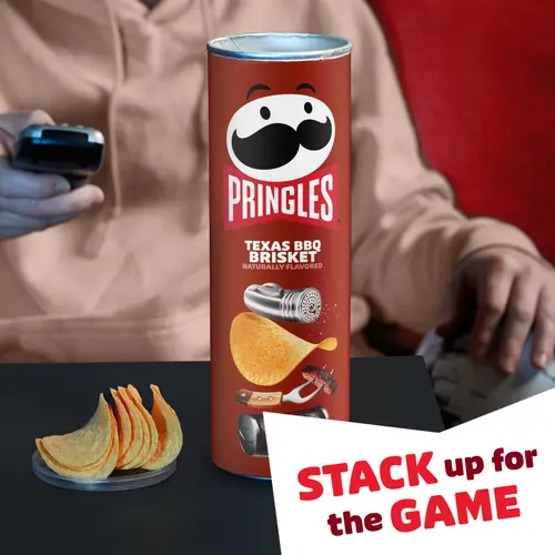 Pringles Texas BBQ Brisket Potato Chips Crisps, Lunch Snacks, 5.5 oz Canister thumbnail 4