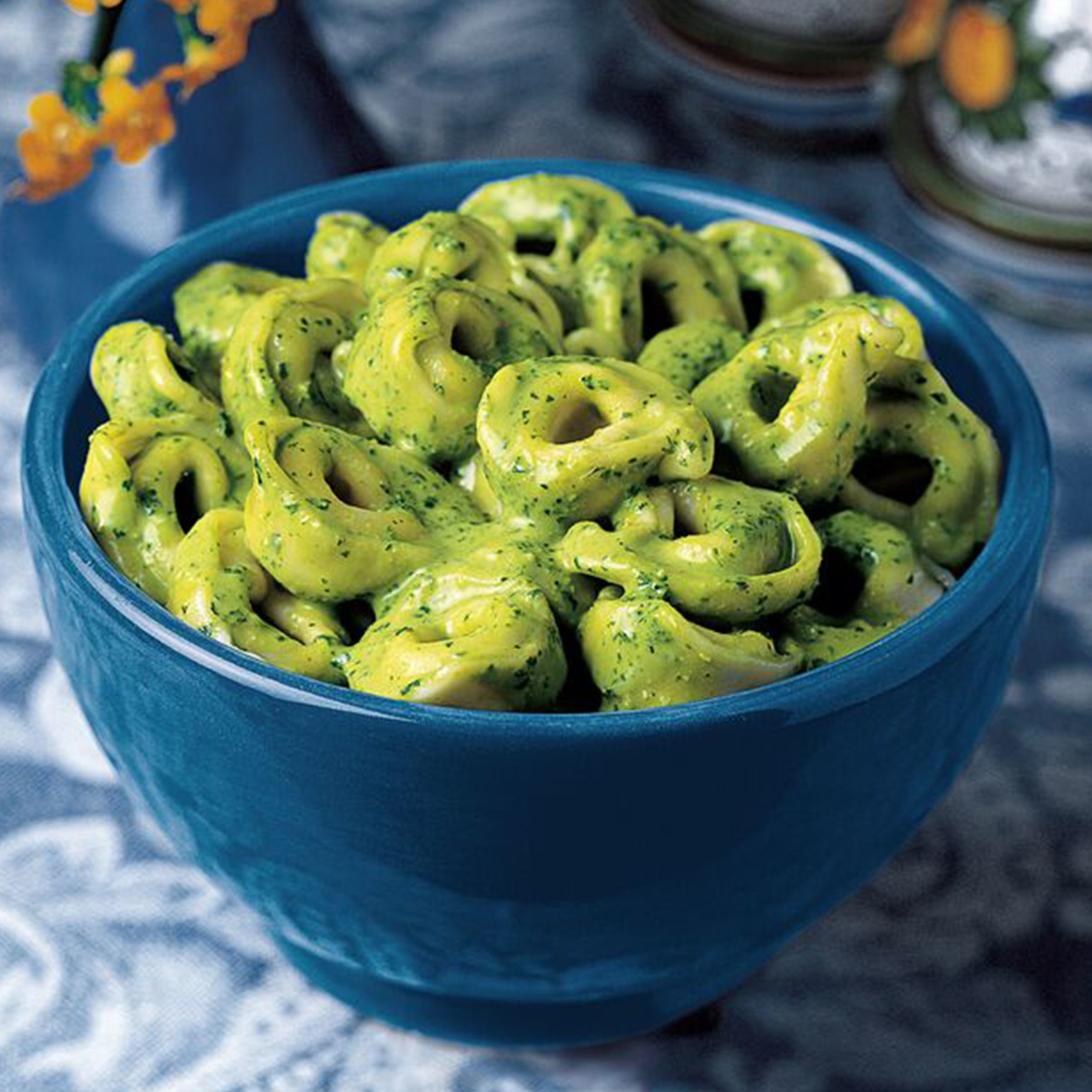 Amy's Frozen Meals, Pesto Tortellini Bowl, Microwave Meals, 9.5 oz thumbnail 3