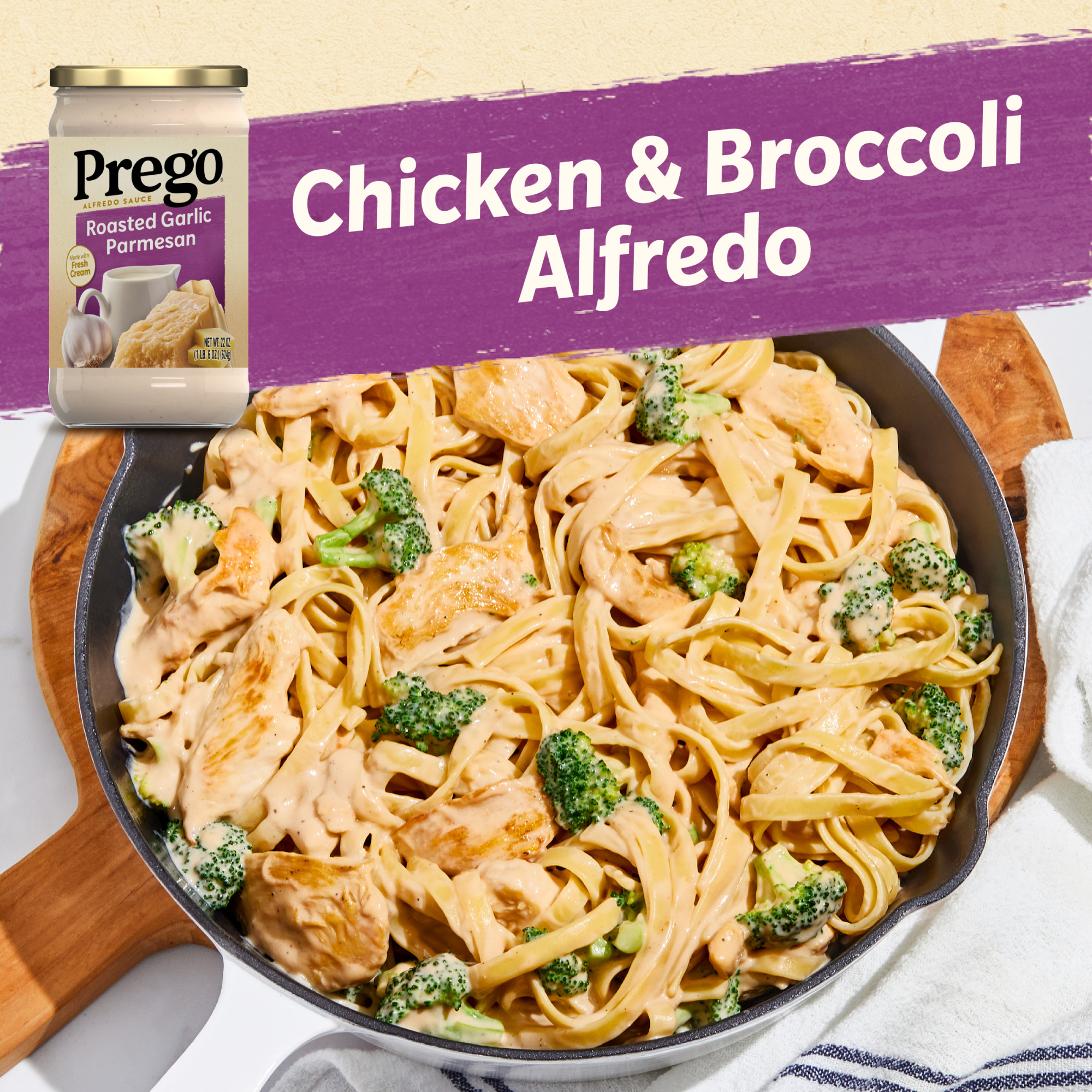 Prego Alfredo Sauce with Roasted Garlic and Parmesan Cheese, 22 oz Jar thumbnail 4