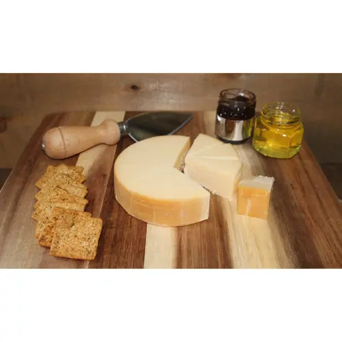 Red Apple Cheese Apple Smoked Natural Gouda, 8 oz Round thumbnail 3