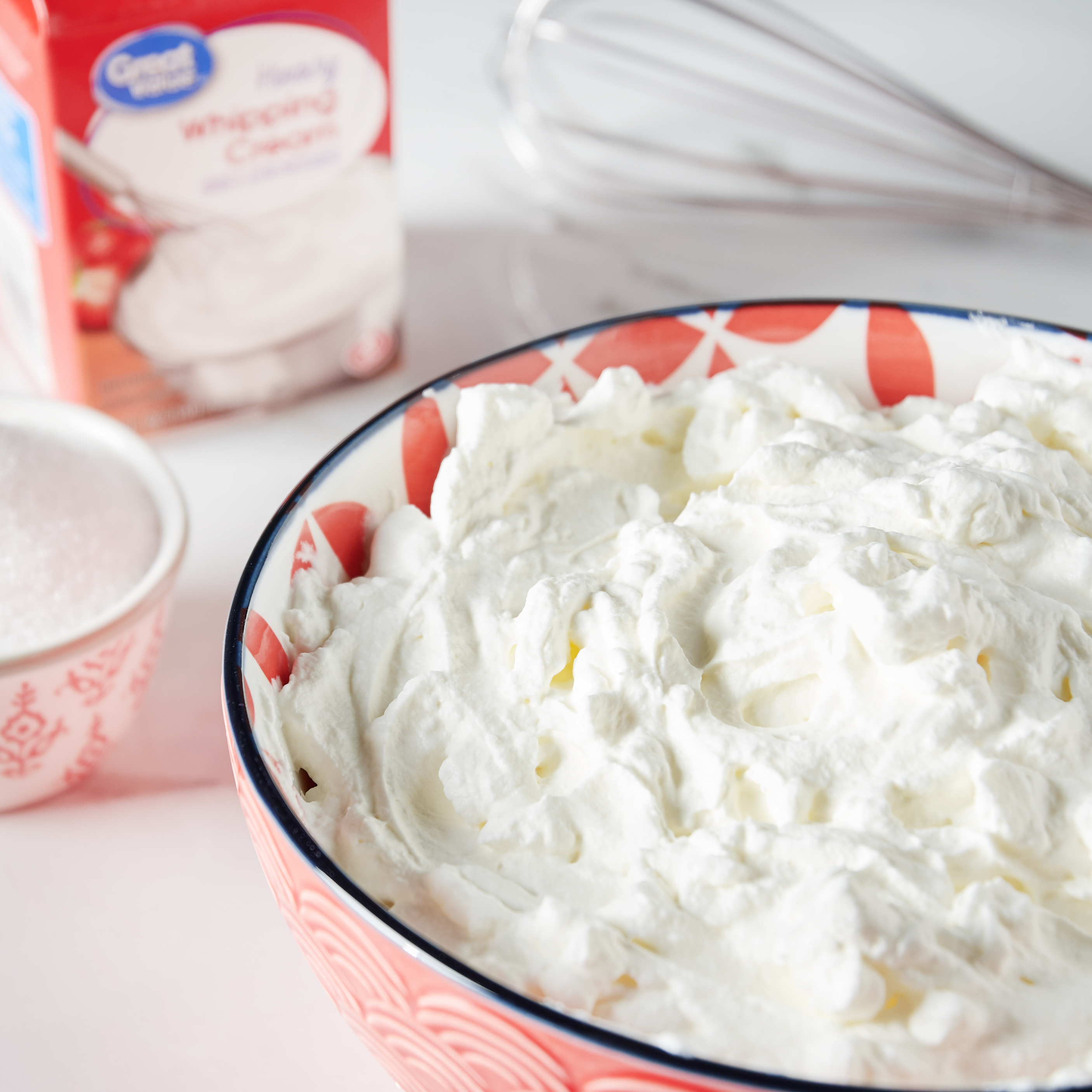 Great Value Heavy Whipping Cream, 16 oz Carton, Refrigerated thumbnail 2