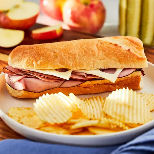 Marketside Ham & Swiss Sub Sandwich, Half, 6.5 oz, 1 Count (Fresh) thumbnail 3