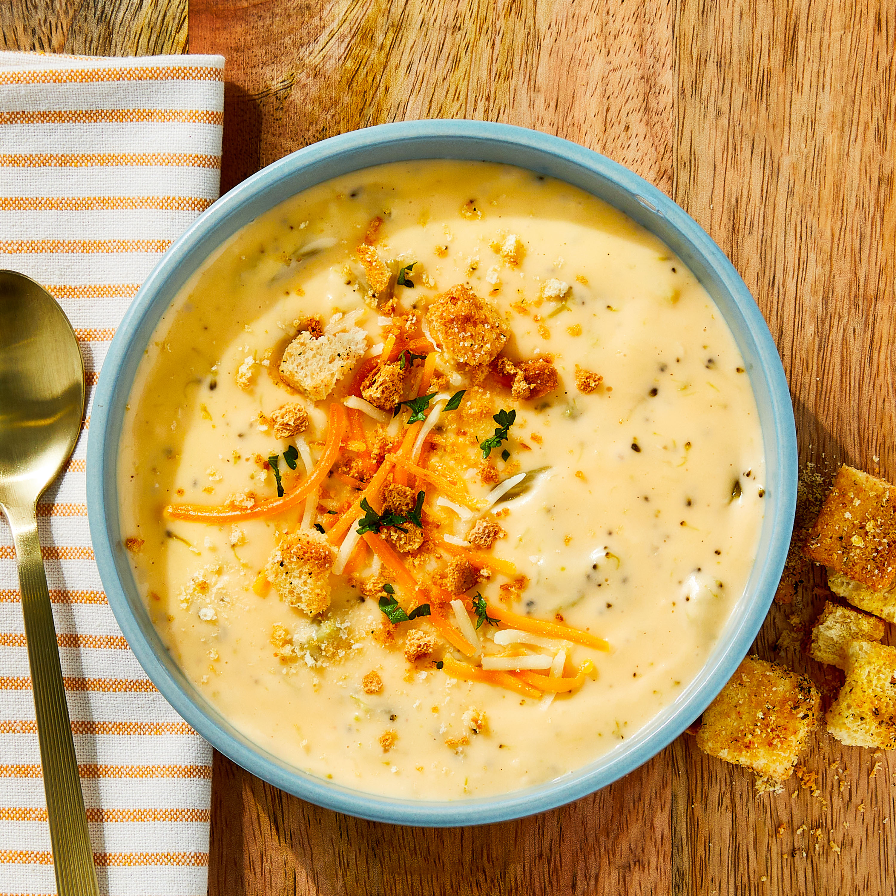 Marketside Broccoli & Cheddar Cheese Soup, Fresh Deli Soup, 32 oz Cup thumbnail 3