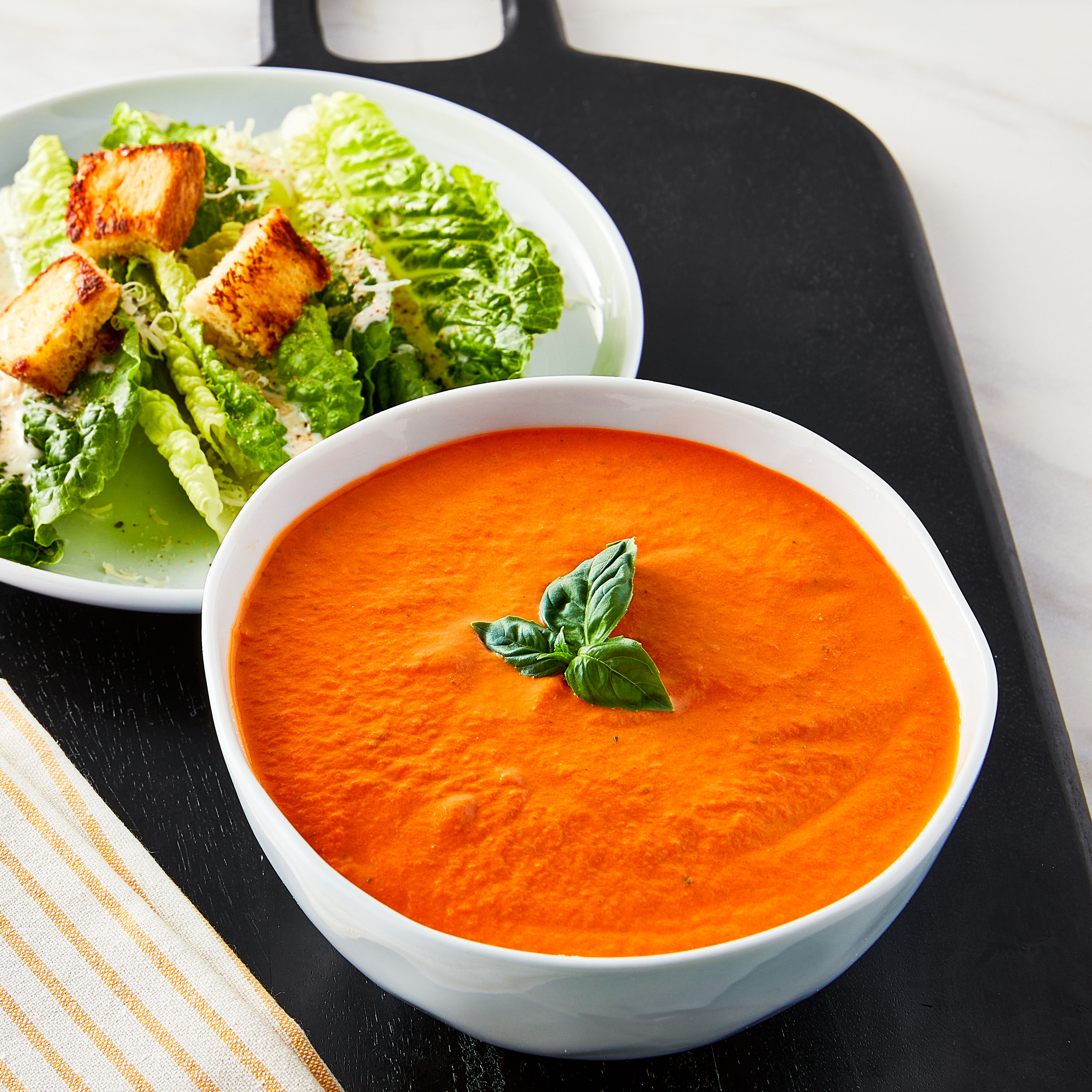 Marketside Creamy Tomato Bisque, Fresh Deli Soup, 32 oz Cup thumbnail 3