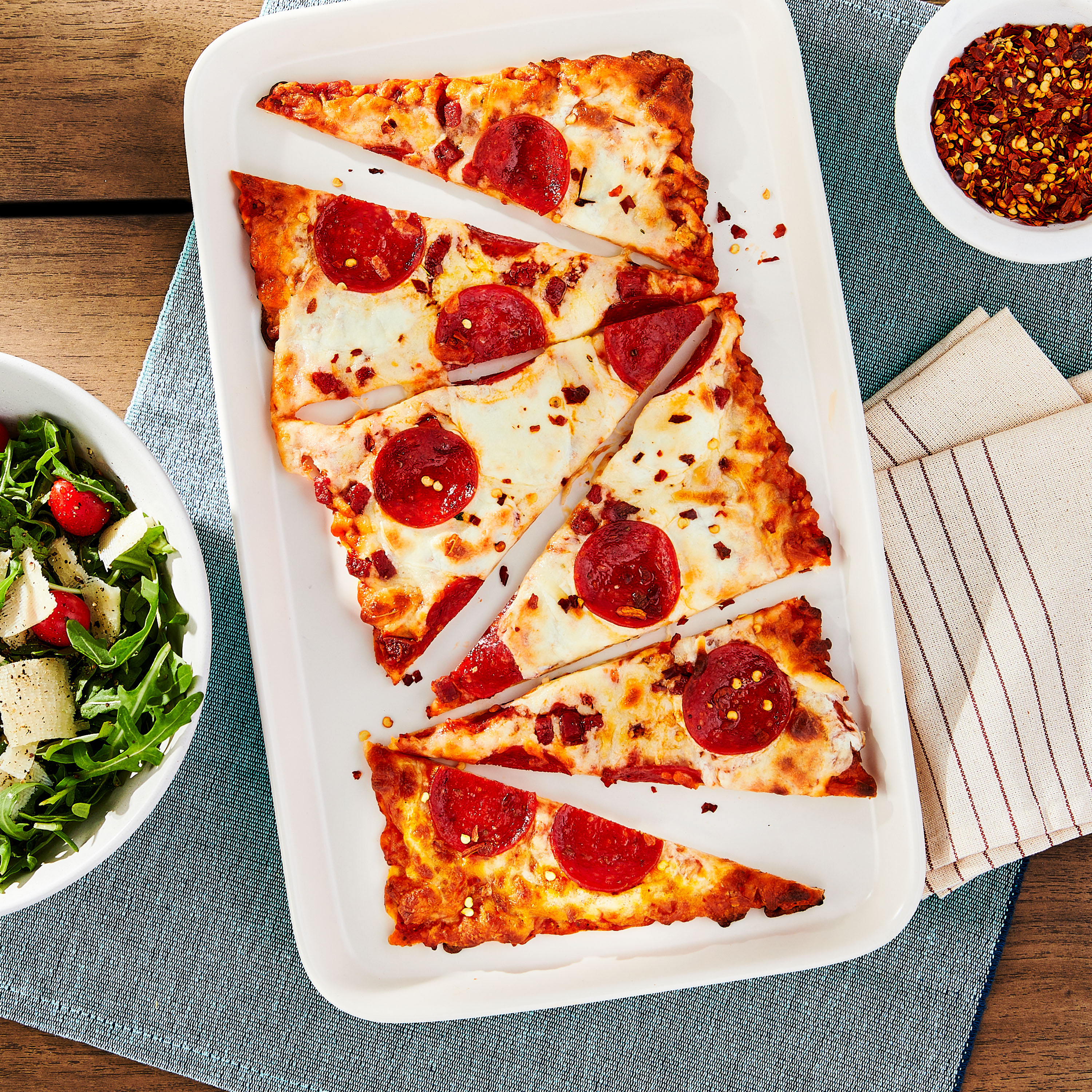 Marketside Pepperoni and Mozzarella Flatbread Pizza, Marinara Sauce, 11.9 oz (Refrigerated) thumbnail 2