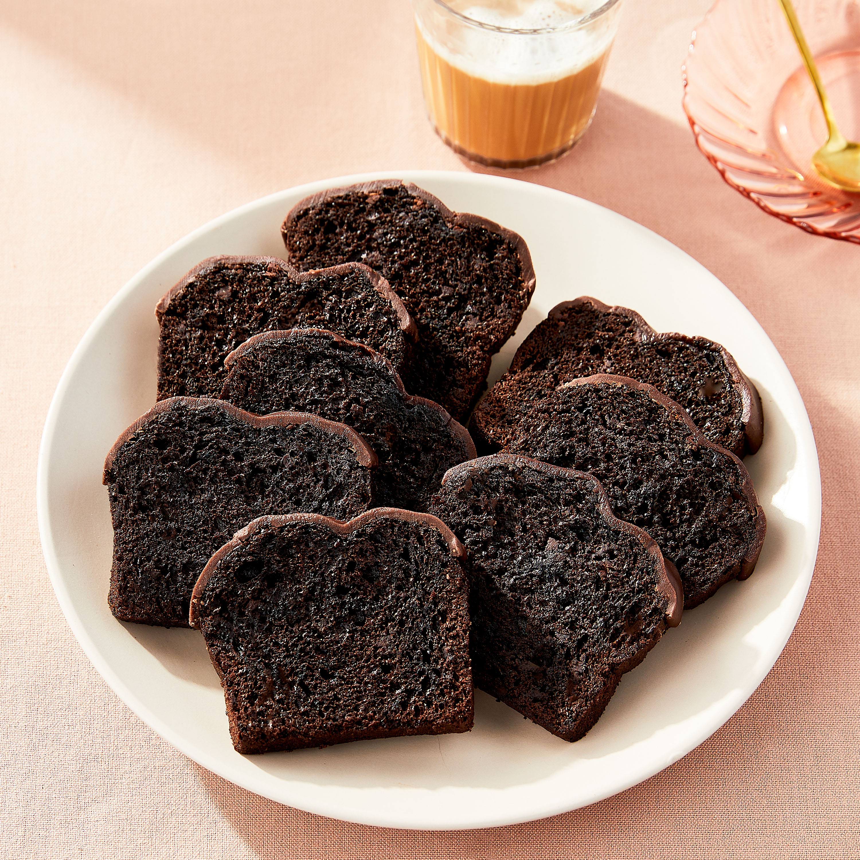 Marketside Iced Double Chocolate Sliced Loaf Cake, 14.1 oz, 8 Count thumbnail 3