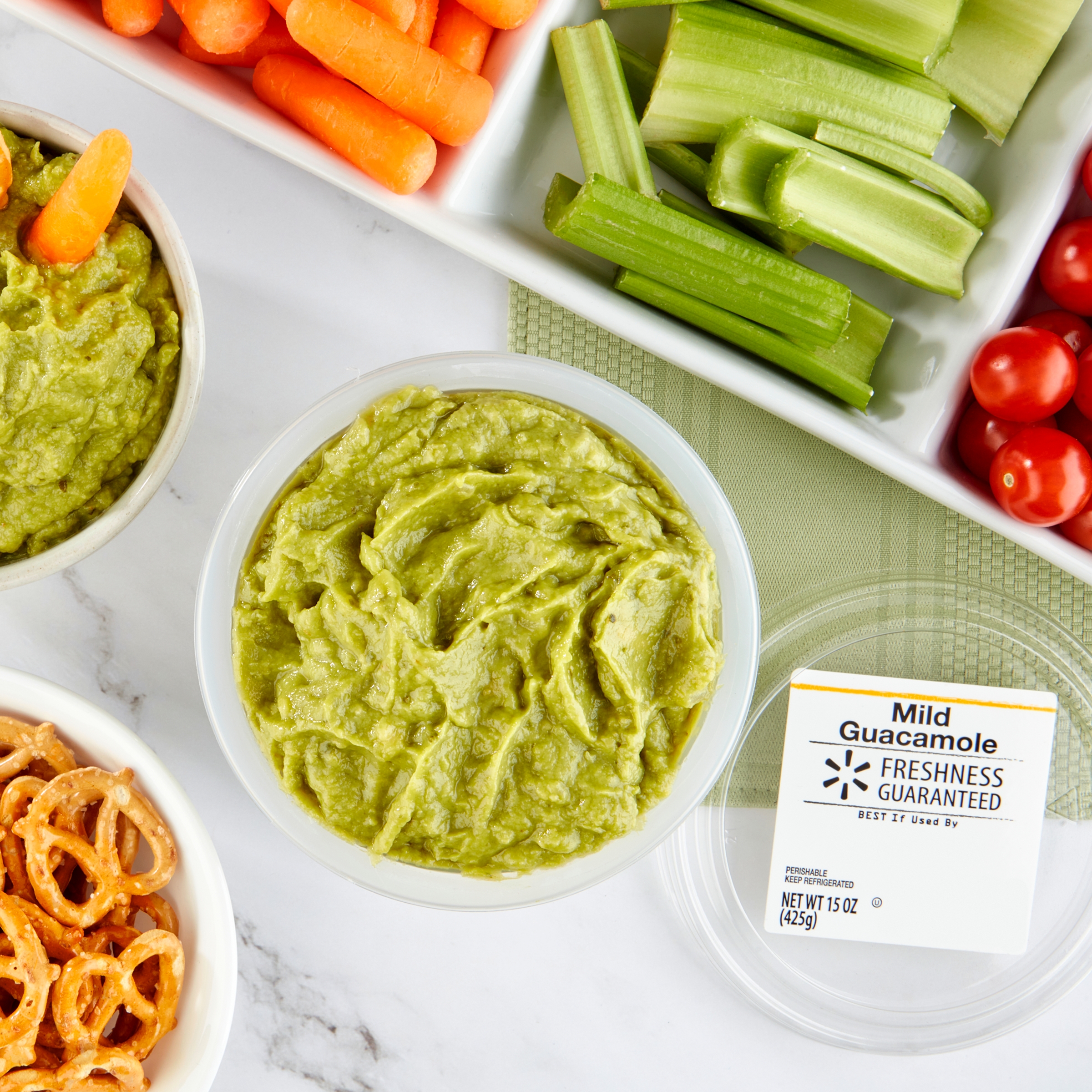 Freshness Guaranteed Guacamole, Mild, 15 oz Tub thumbnail 2
