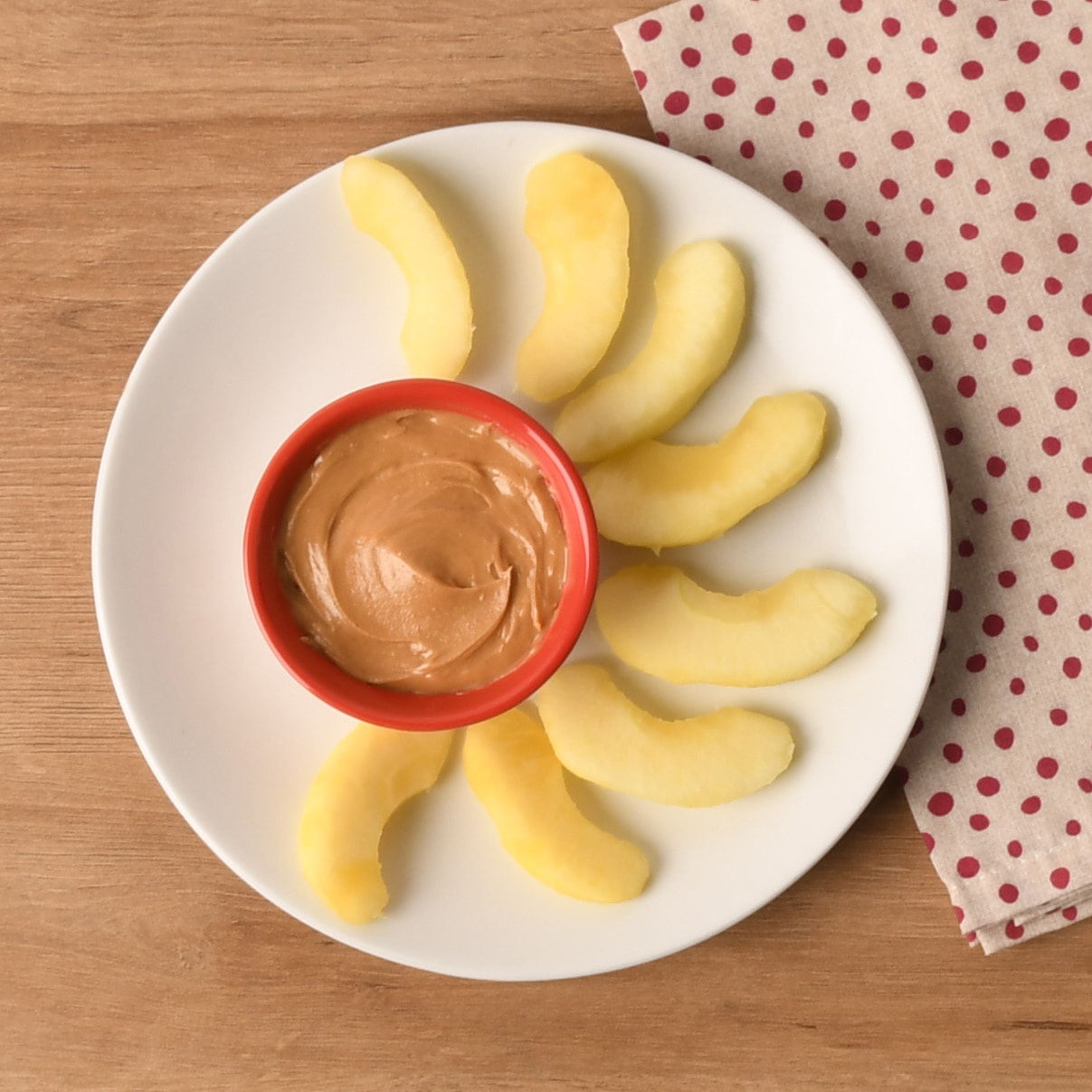 Marketside Peeled and Sliced Fresh Red Apples, 12.5 oz, 5 Count thumbnail 2