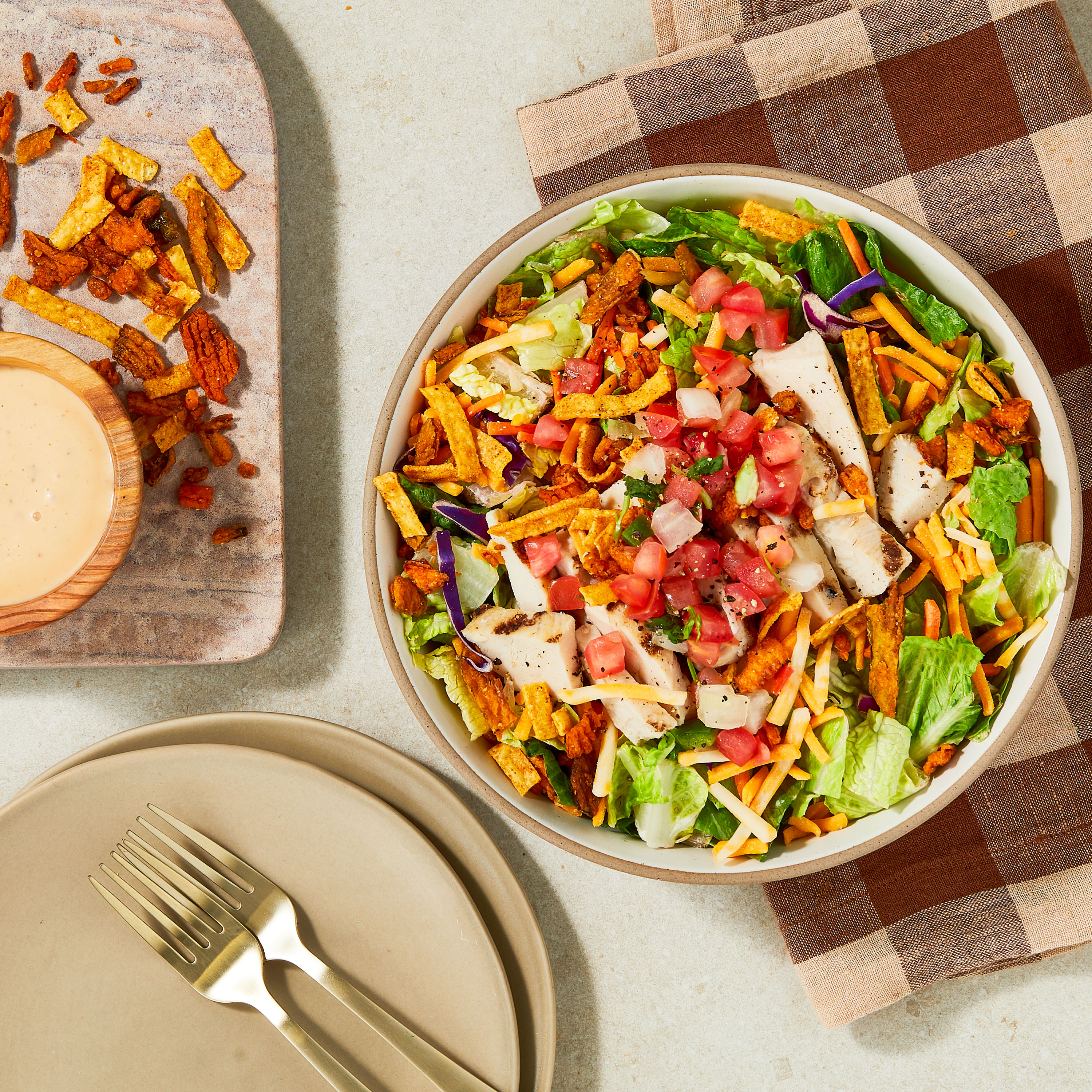 Marketside Southwest Style Salad, 12.5 oz, Fresh Deli thumbnail 2