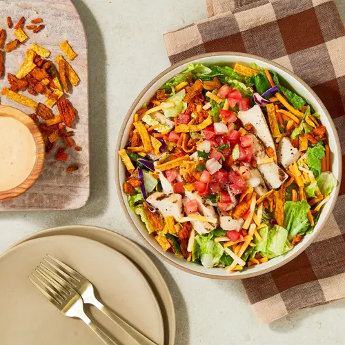 Marketside Southwest Style Salad, 12.5 oz, Fresh Deli thumbnail 2