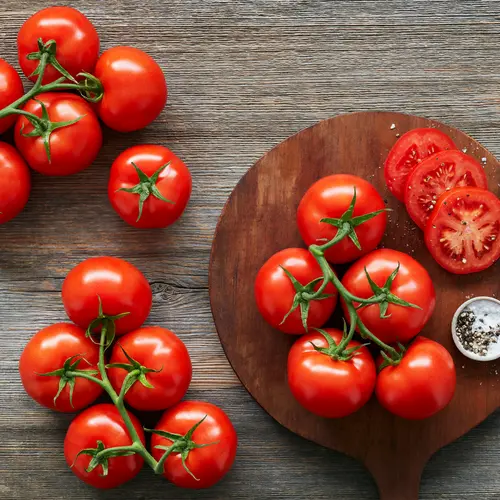 Fresh Tomato on the Vine, Bag (1.9 lbs/Bag Est.) thumbnail 3