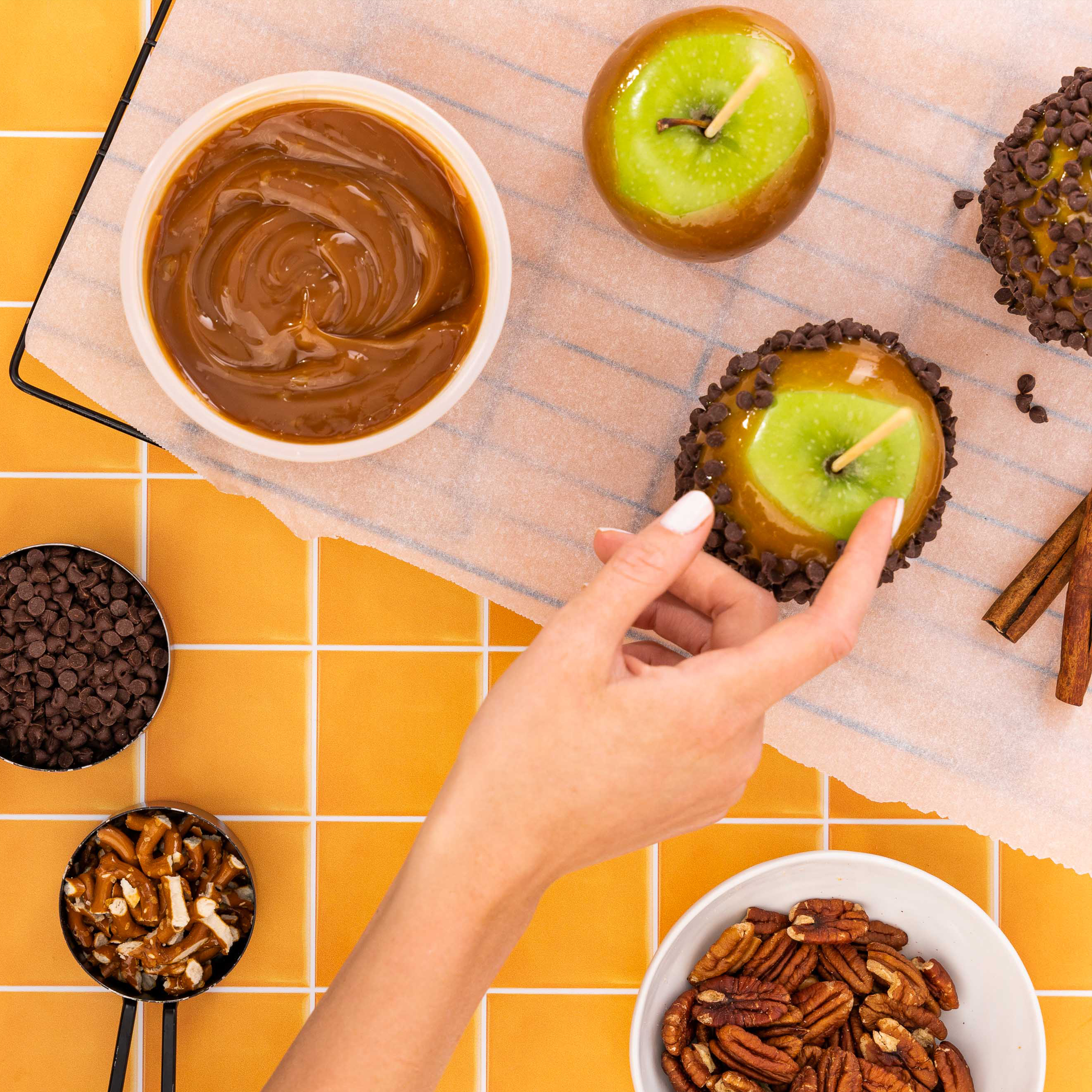 Marzetti Classic Caramel Dip, 13.5 oz. Tub thumbnail 4