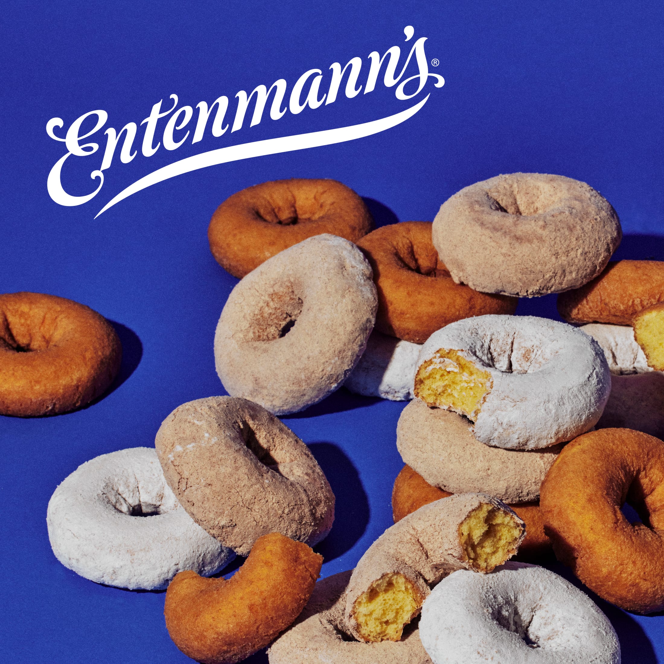 Entenmann's Soft'ees Plain, Powdered Sugar, Chocolate Frosted Donuts, 12 count, Assorted Donuts, 20.5 oz Box thumbnail 2
