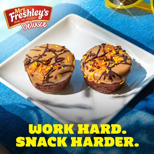 Mrs. Freshley's Deluxe Reese's Peanut Butter Cupcakes, 6 Count, 6 Individually Wrapped Snack Cakes, Shelf-Stable thumbnail 3