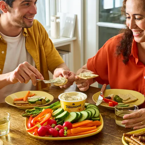 Tillamook Jalapeno Honey Cream Cheese Spread, 7 oz Tub thumbnail 4