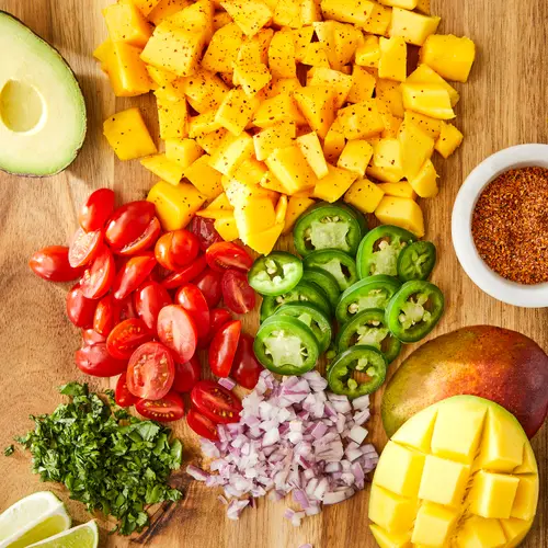 Fresh Organic Mangoes, 3 lb Bag thumbnail 2